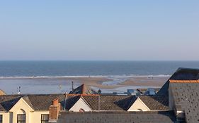 Seaward Apartment - Sea Views Village Centre